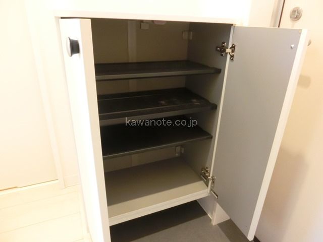 シューズボックス下段